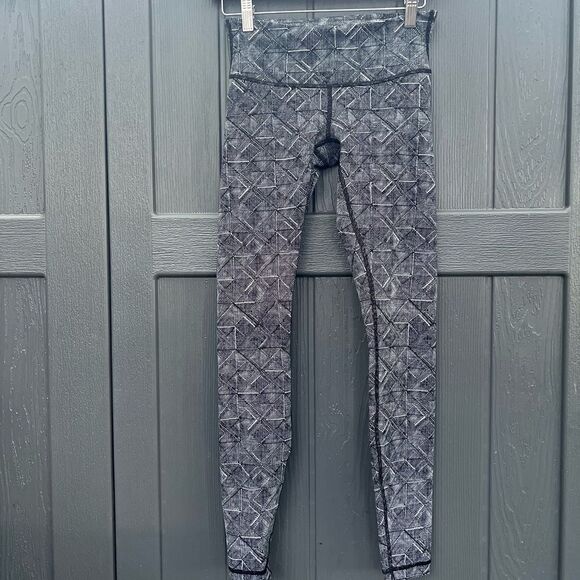 Lululemon Wunder Under Hi-Rise 7/8 Tight Formation Alpine White Black Size 4 - Picture 1 of 5